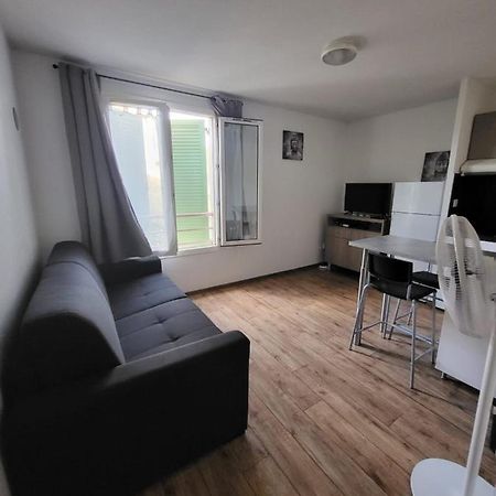 Studio Refait A Neuf Lägenhet Fréjus Exteriör bild