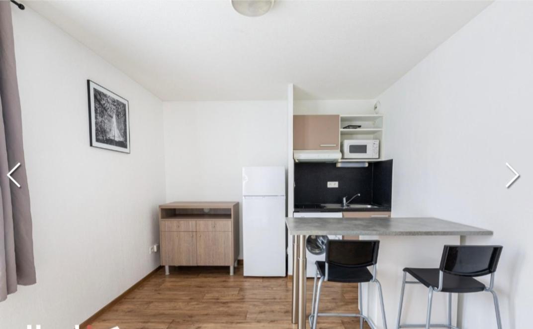 Studio Refait A Neuf Lägenhet Fréjus Exteriör bild