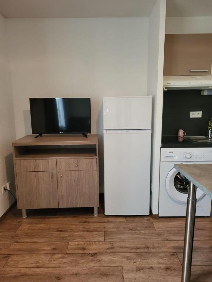 Studio Refait A Neuf Lägenhet Fréjus Exteriör bild